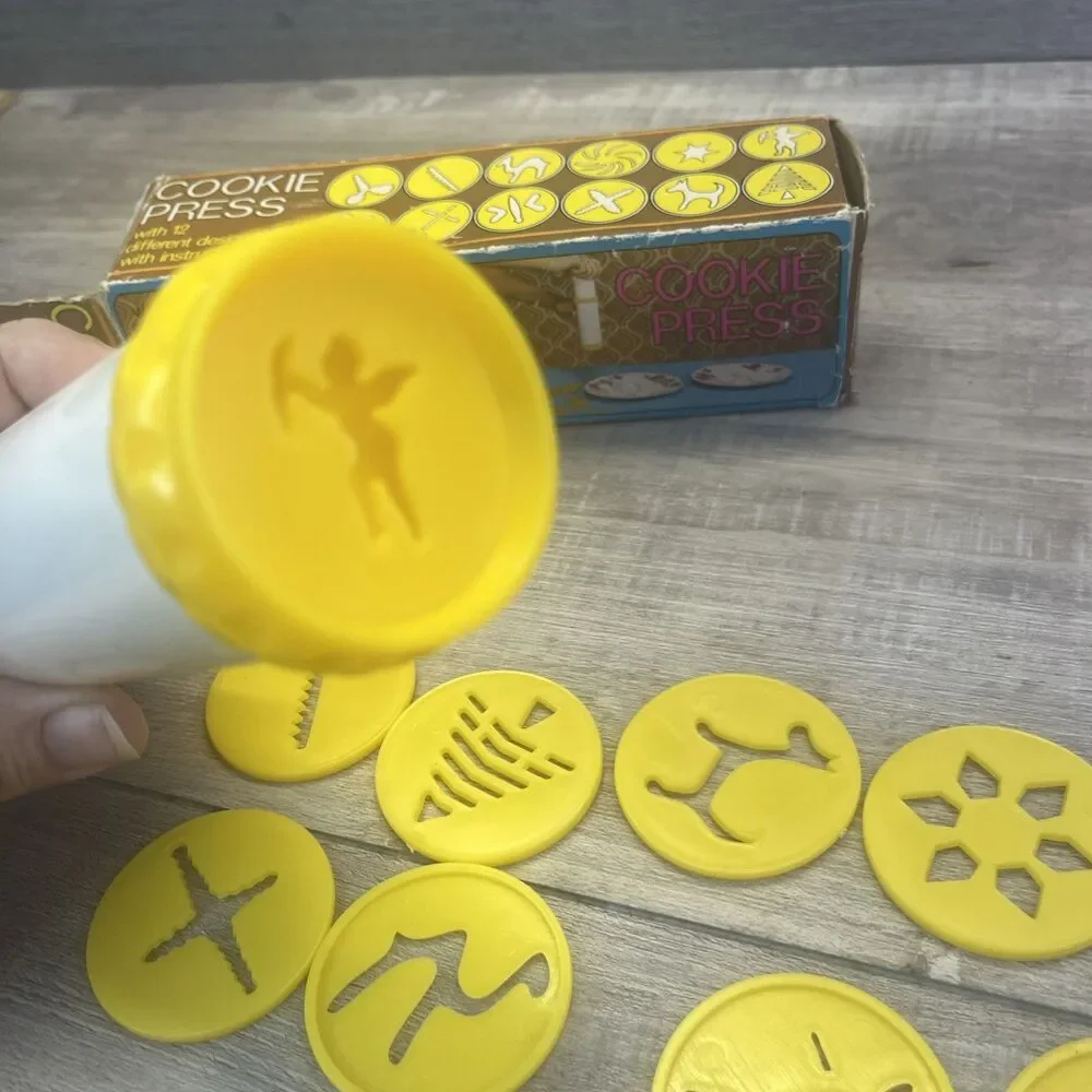 J.S.N.Y. Cookie Press NR 9747 w/ 12 Design Discs Made in Hong Kong Vintage